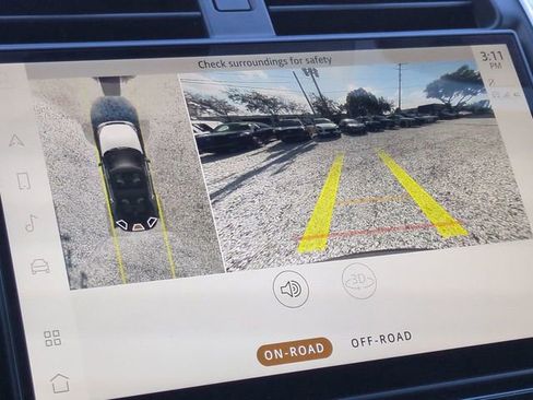 Used 2023 Land Rover Discovery S R-Dynamic image 25