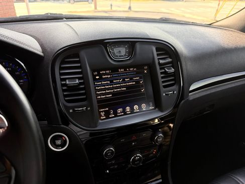 Used 2016 Chrysler 300 S RWD image 37