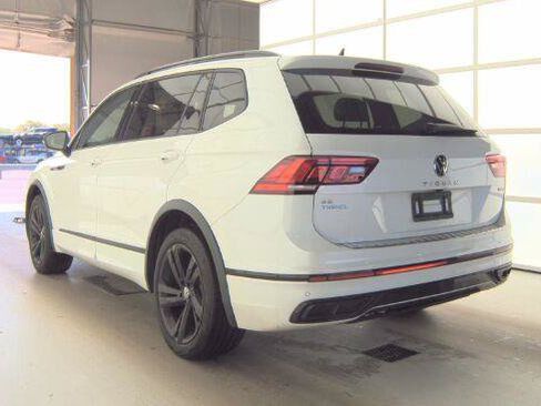 Used 2023 Volkswagen Tiguan SE R-Line AWD/4WD image 3