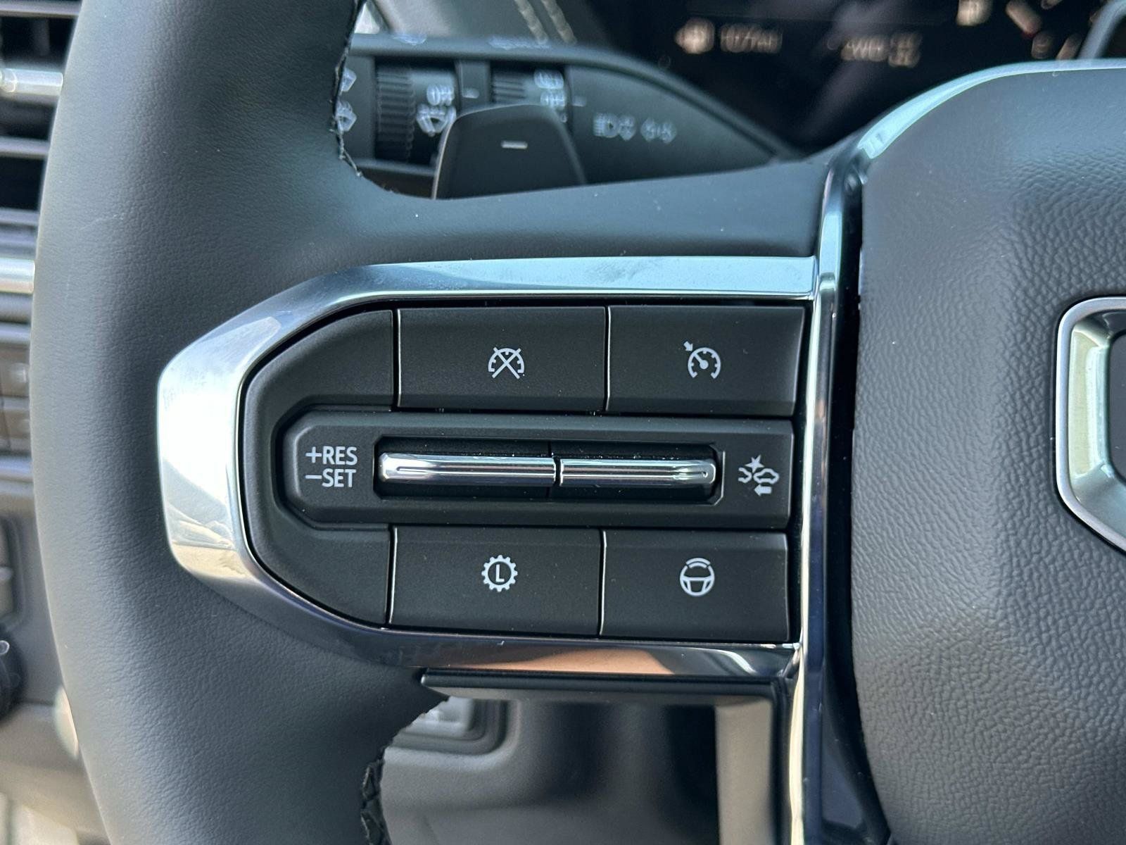 New 2026 GMC Yukon Elevation w/ Elevation Premium Package AWD/4WD image 10