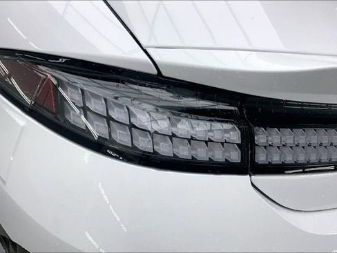 Used 2025 Hyundai Ioniq 6 Limited image 16