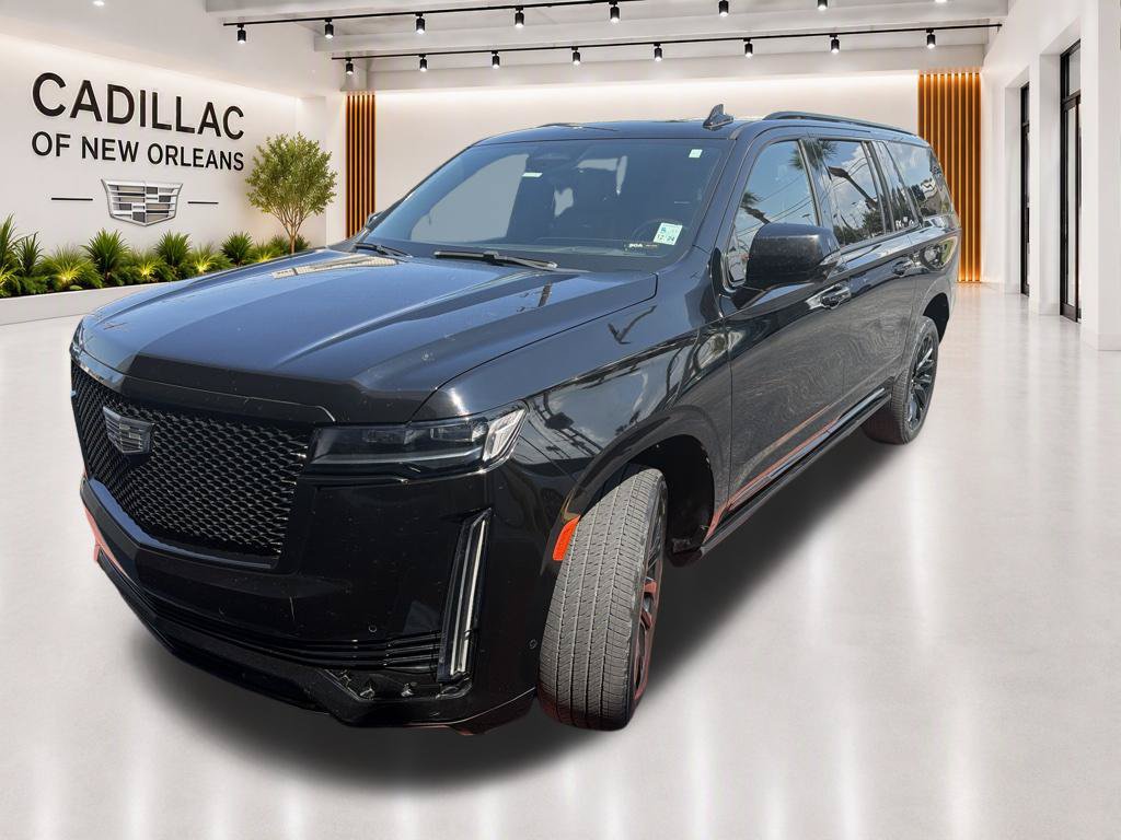 Used 2023 Cadillac Escalade ESV Sport w/ LPO, ONYX Package AWD/4WD image 3