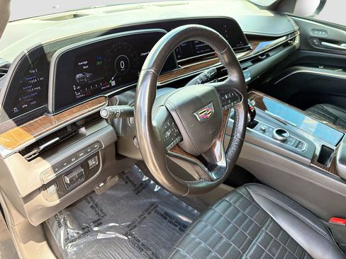 Used 2022 Cadillac Escalade Premium Luxury Platinum AWD/4WD image 28