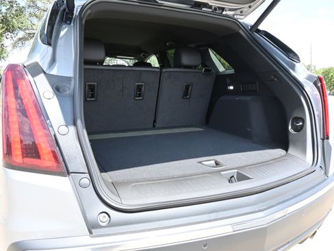 New 2025 Cadillac XT5 Luxury image 23