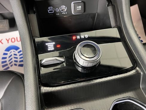 Used 2024 Jeep Grand Cherokee Limited w/ Black Appearance Package image 11