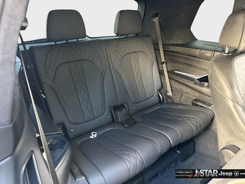 Used 2025 BMW X7 M60i w/ M Sport Professional Package AWD/4WD image 33