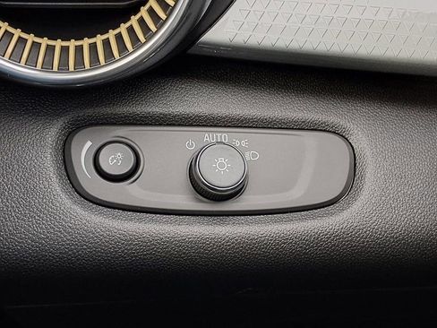 New 2026 Chevrolet Trax LT w/ Driver Confidence Package image 11