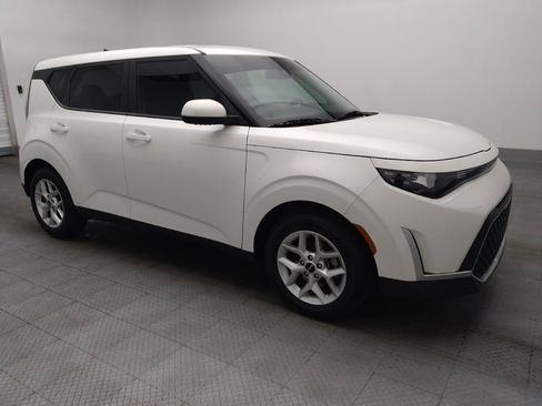 Used 2023 Kia Soul LX w/ LX Technology Package image 11