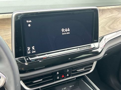 New 2026 Volkswagen Atlas SE FWD image 22