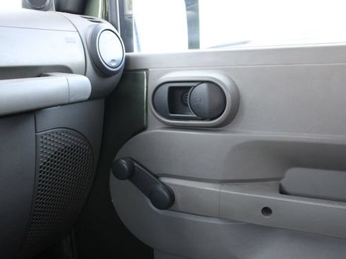 Used 2009 Jeep Wrangler X AWD/4WD image 16