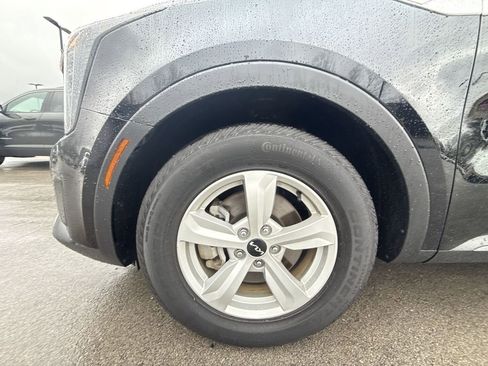 Used 2025 Kia Sorento LX image 10