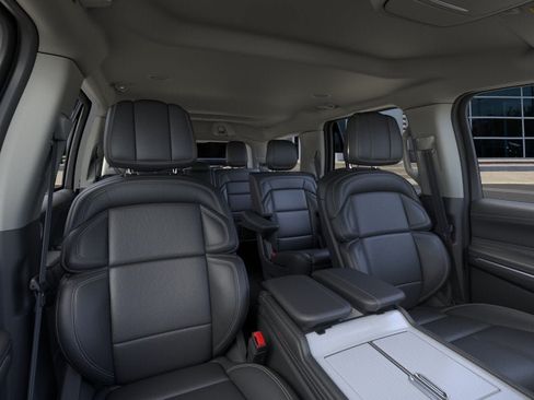 New 2026 Lincoln Navigator Premiere AWD/4WD image 10