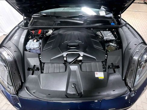 Used 2024 Porsche Cayenne image 37