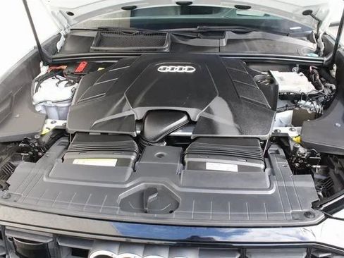 Used 2019 Audi Q8 Prestige w/ Luxury Package image 34