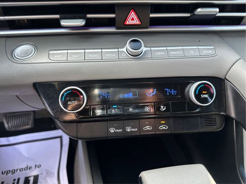 Certified 2024 Hyundai Elantra SEL FWD image 27