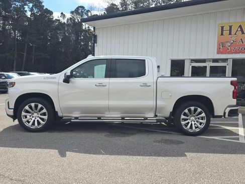 Used 2020 Chevrolet Silverado 1500 High Country w/ Technology Package image 2