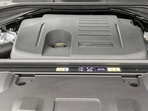 New 2025 Land Rover Range Rover SE image 19