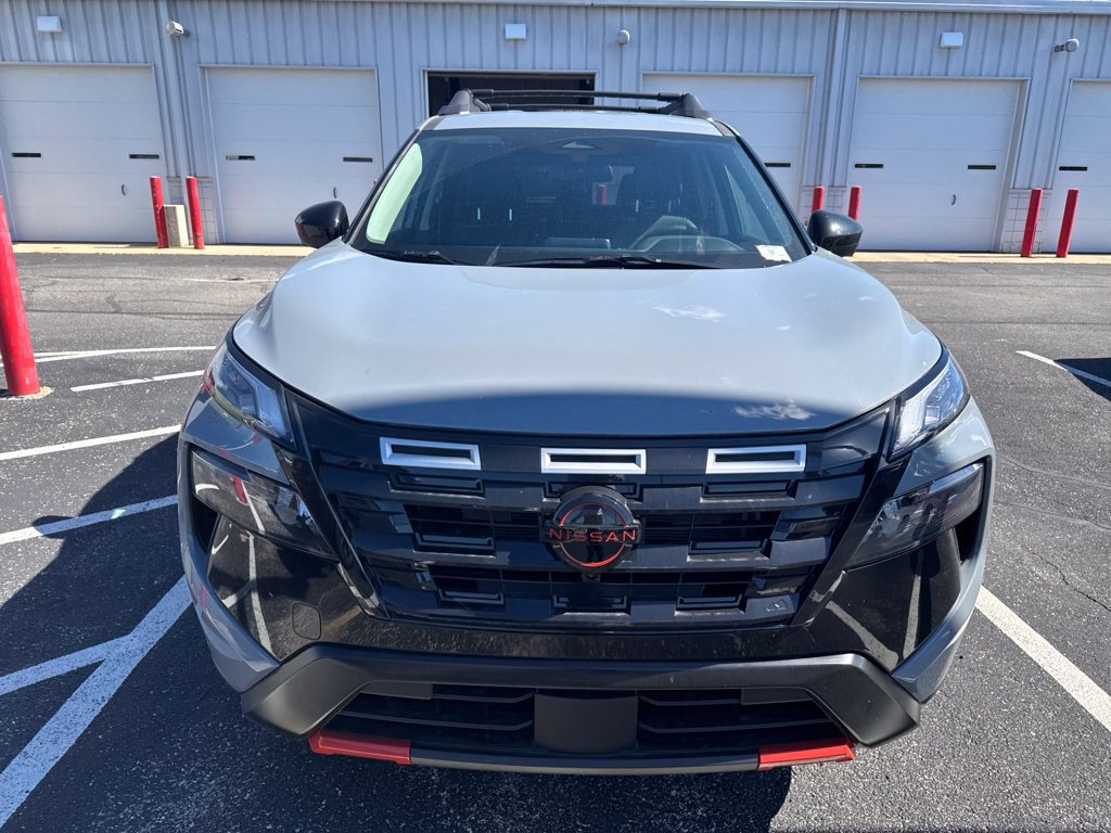 Certified 2026 Nissan Rogue SV AWD/4WD image 2