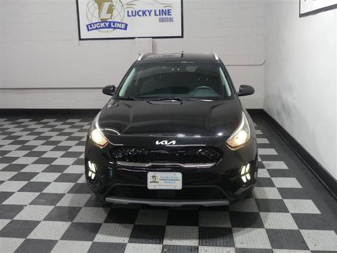 Used 2022 Kia Niro LX image 3