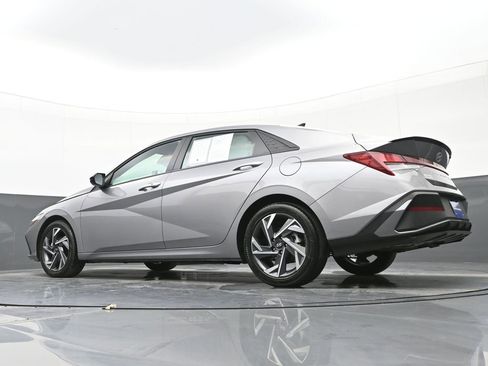 Certified 2025 Hyundai Elantra Sport image 50