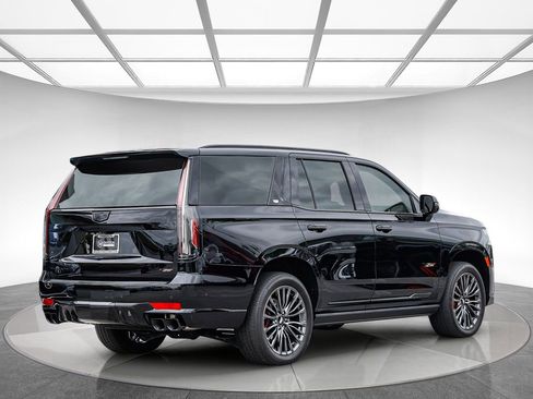 Used 2023 Cadillac Escalade V AWD/4WD image 4