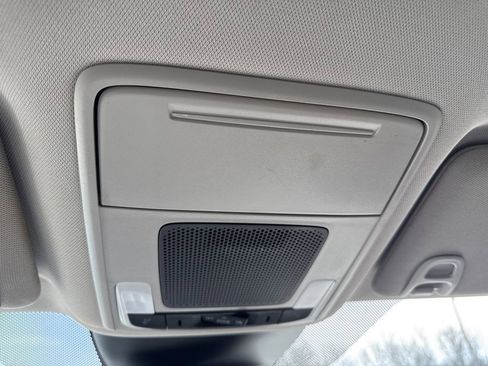 Used 2025 Honda Pilot EX-L image 33