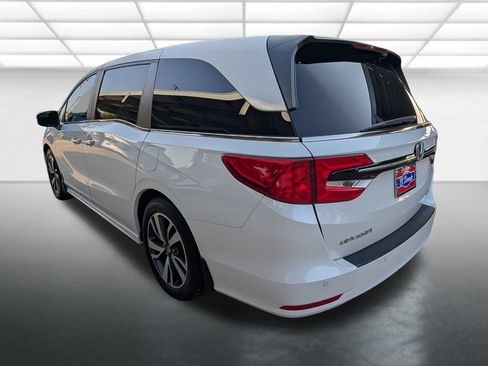 Used 2021 Honda Odyssey Touring image 2