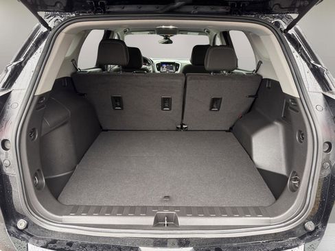 Used 2022 GMC Terrain SLE w/ Driver Convenience Package image 8