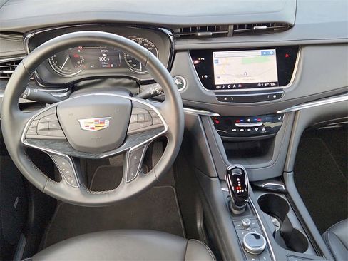 Certified 2025 Cadillac XT5 Premium Luxury image 18