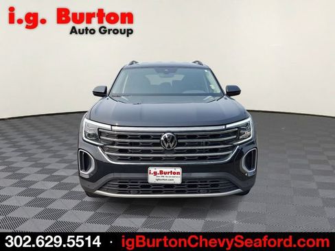 Used 2024 Volkswagen Atlas SE AWD/4WD image 2