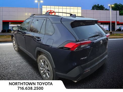 Used 2023 Toyota RAV4 XLE Premium image 9