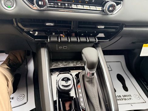 New 2026 GMC Canyon Elevation w/ Convenience Package image 21