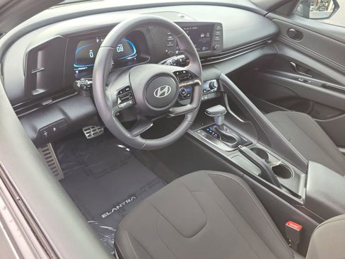 Certified 2025 Hyundai Elantra Sport image 6
