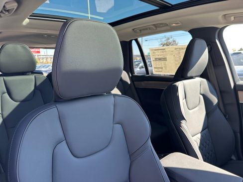 New 2026 Volvo XC90 B5 Core image 9