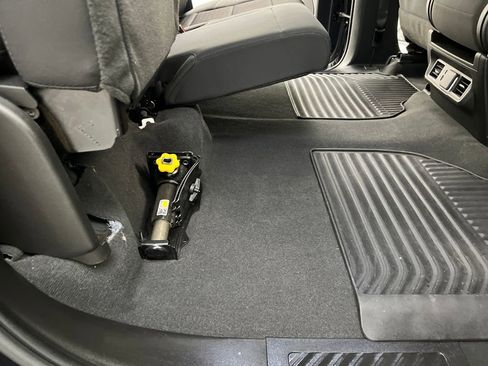 Used 2023 Chevrolet Silverado 1500 LT image 18