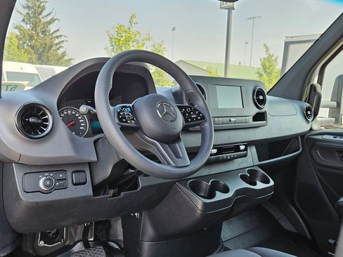 New 2024 Mercedes-Benz Sprinter 3500 image 28