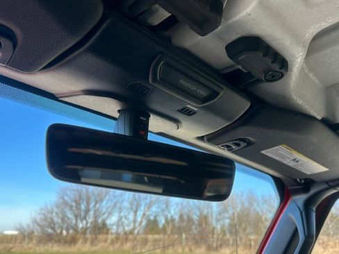 Used 2018 Jeep Wrangler Unlimited Sahara image 31