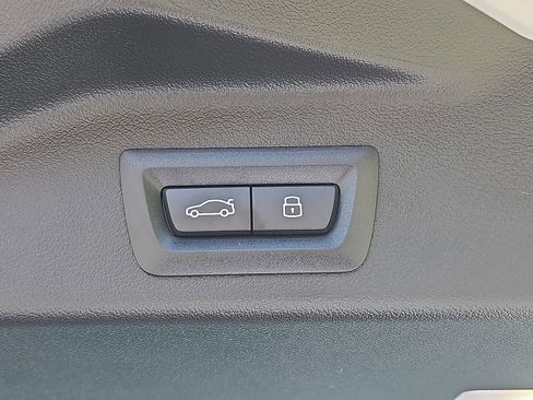 Used 2026 BMW X5 xDrive50e w/ Executive Package image 13