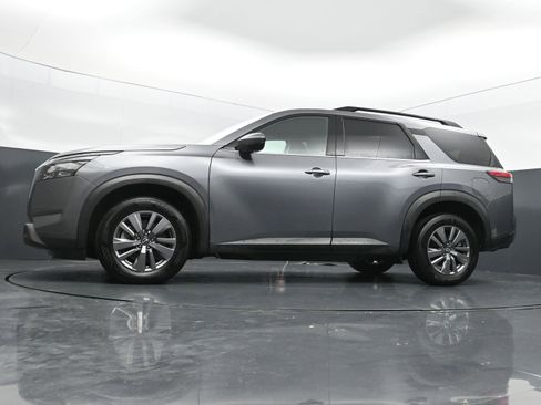 Used 2025 Nissan Pathfinder SV AWD/4WD image 36