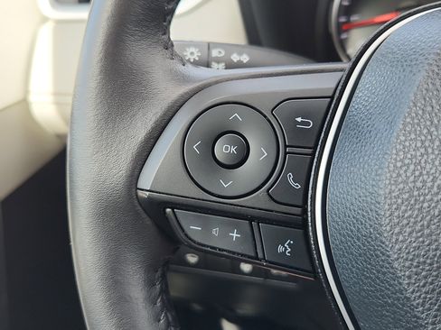 Used 2022 Toyota RAV4 XLE w/ Convenience Package image 18