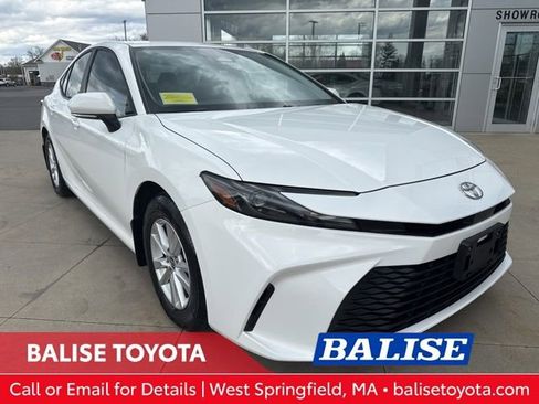 Used 2025 Toyota Camry LE w/ Convenience Package image 1
