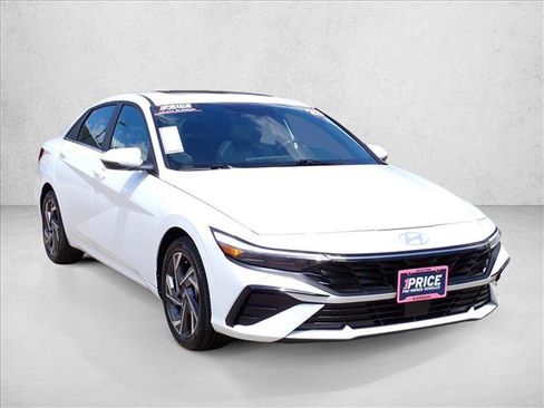 Used 2025 Hyundai Elantra Limited FWD image 6