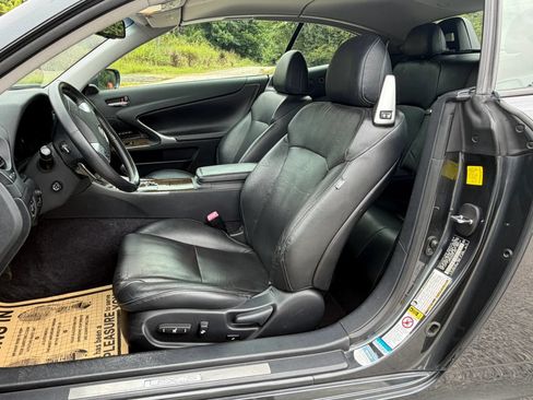 Used 2011 Lexus IS 250C w/ Luxury Pkg RWD image 16