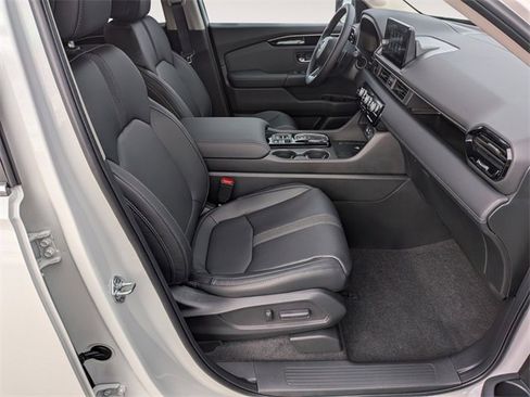 New 2025 Honda Pilot EX-L image 32