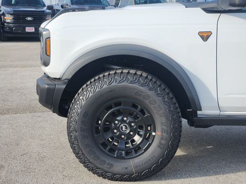 New 2026 Ford Bronco Badlands w/ Sasquatch Package AWD/4WD image 6