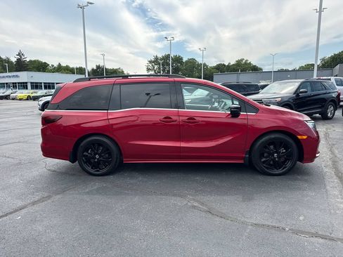 Used 2023 Honda Odyssey Sport image 5