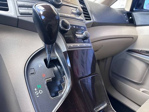 Used 2009 Toyota Venza FWD image 24
