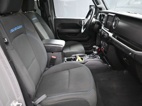 Used 2022 Jeep Wrangler Unlimited Rubicon 4xe w/ Cold Weather Group AWD/4WD image 37