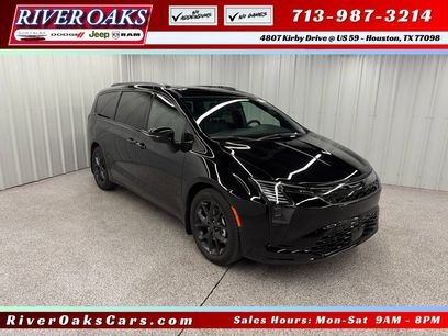 New 2027 Chrysler Pacifica Limited