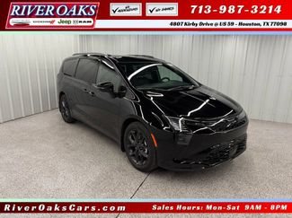 New 2027 Chrysler Pacifica Limited FWD video 1